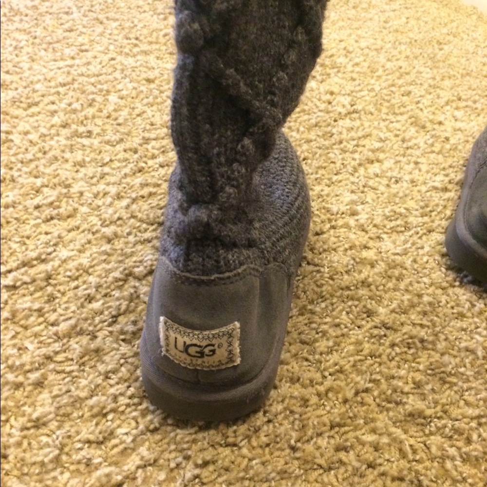 Grey sweater ugg boots